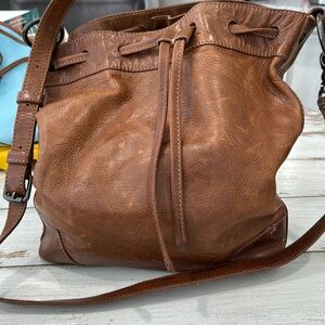 Frye shoulder bag. Brown very nice. Matching wallet also available